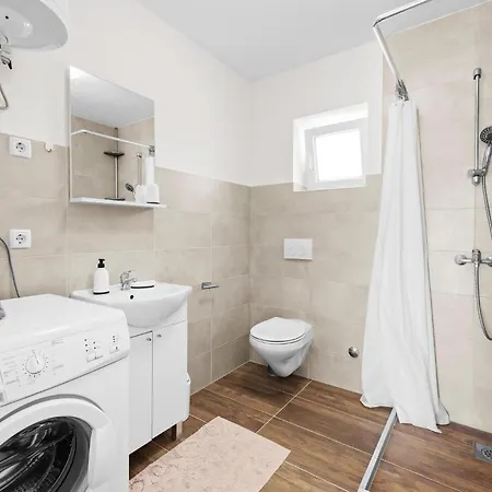 아파트 Cozy In Dragisici With Wifi *