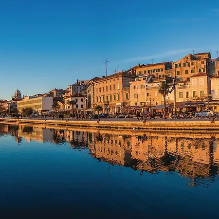 아파트 Cozy In Dragisici With Wifi